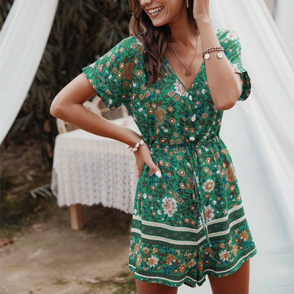 NWT-💐Green Floral Romper💐